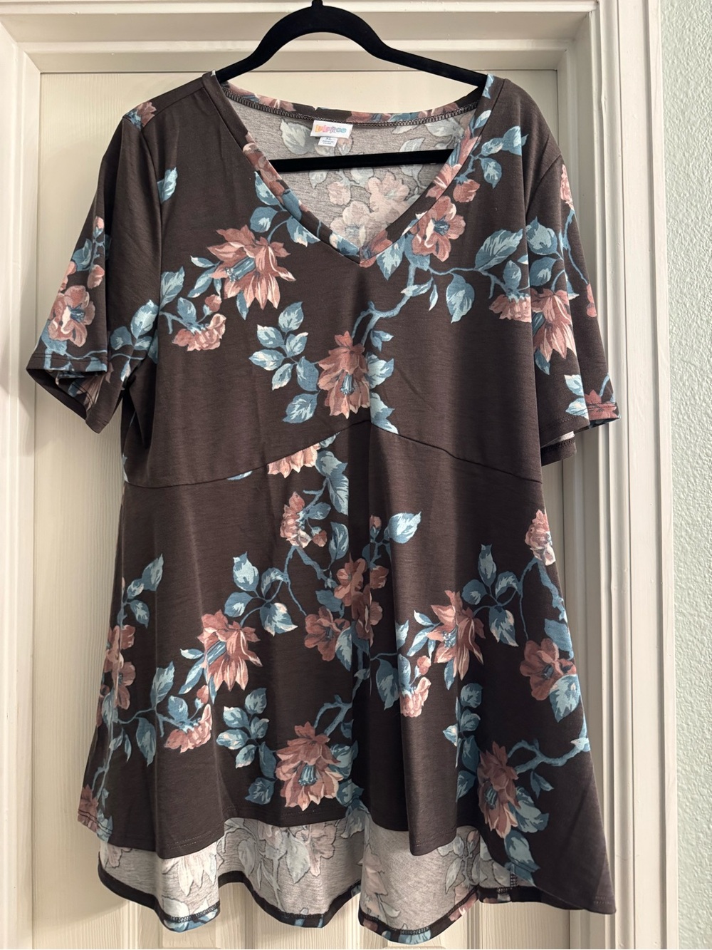 LuLaRoe brown Jana empire swing tunic with pink & blue floral v-neck